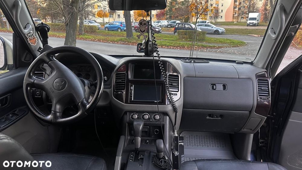 Mitsubishi Pajero - 8