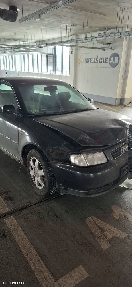 Audi A3 3-drzwiowe 1.6 Ambiente - 2