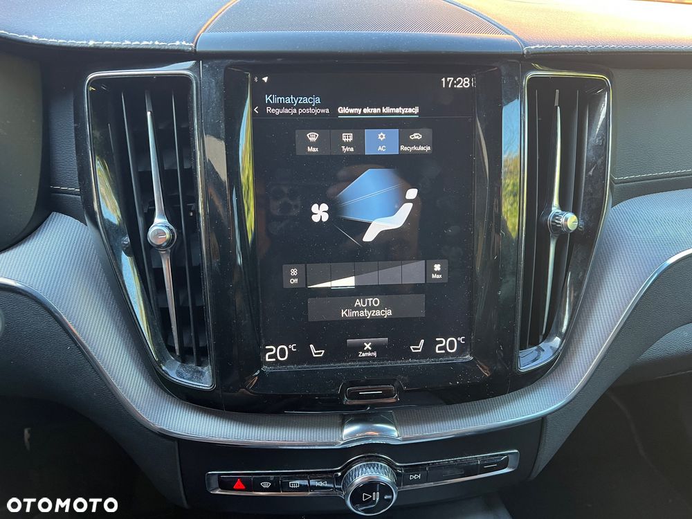 Volvo XC 60 T5 R-Design - 8