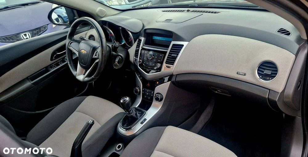Chevrolet Cruze - 19