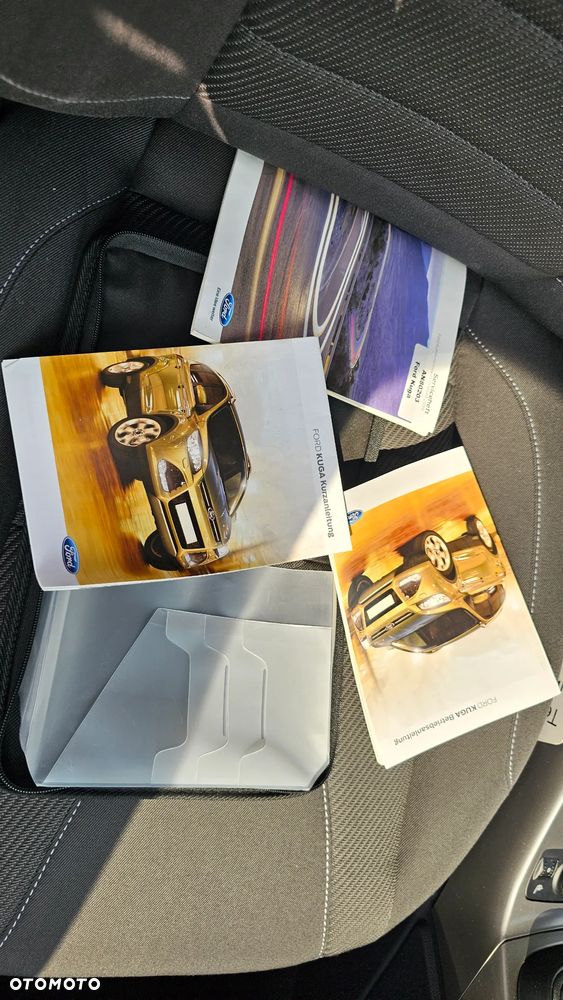 Ford Kuga 2.0 TDCi 2x4 SYNC - 27