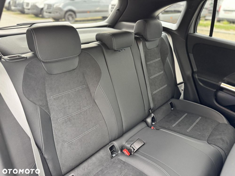 Mercedes-Benz GLA 220 mHEV 4-Matic AMG Line 8G-DCT - 15