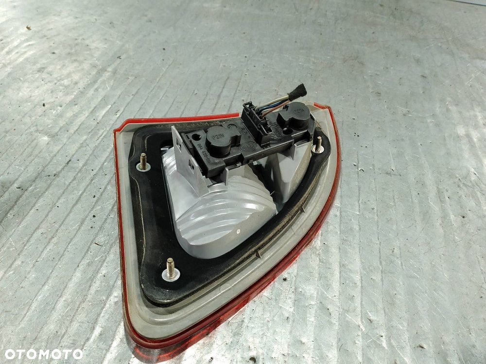 LAMPA TYLNA PRAWA W KLAPE FORD GALAXY MK II 7M5945094B  2NR964365-026 - 6