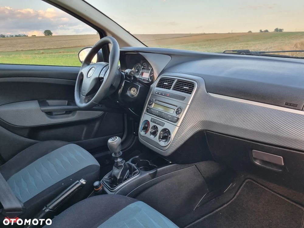 Fiat Punto 1.4 Young - 10