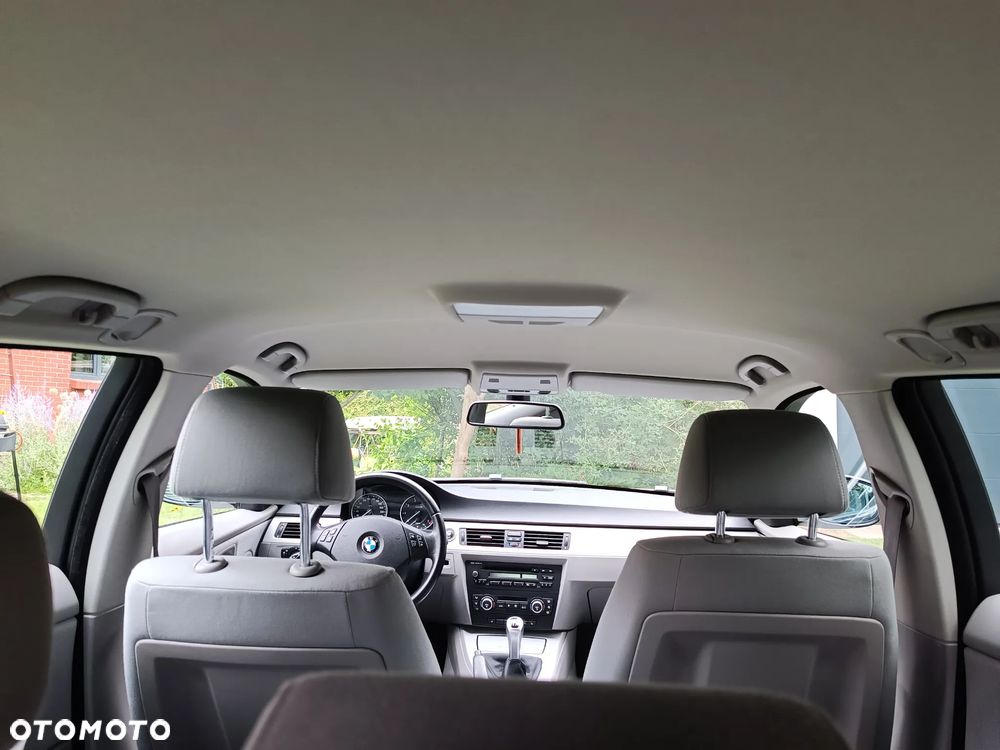 BMW Seria 3 318i - 9