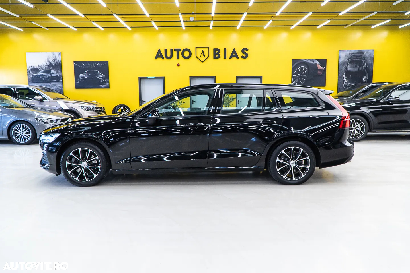 Volvo V60 B4 MHEV AT8 FWD Momentum - 17
