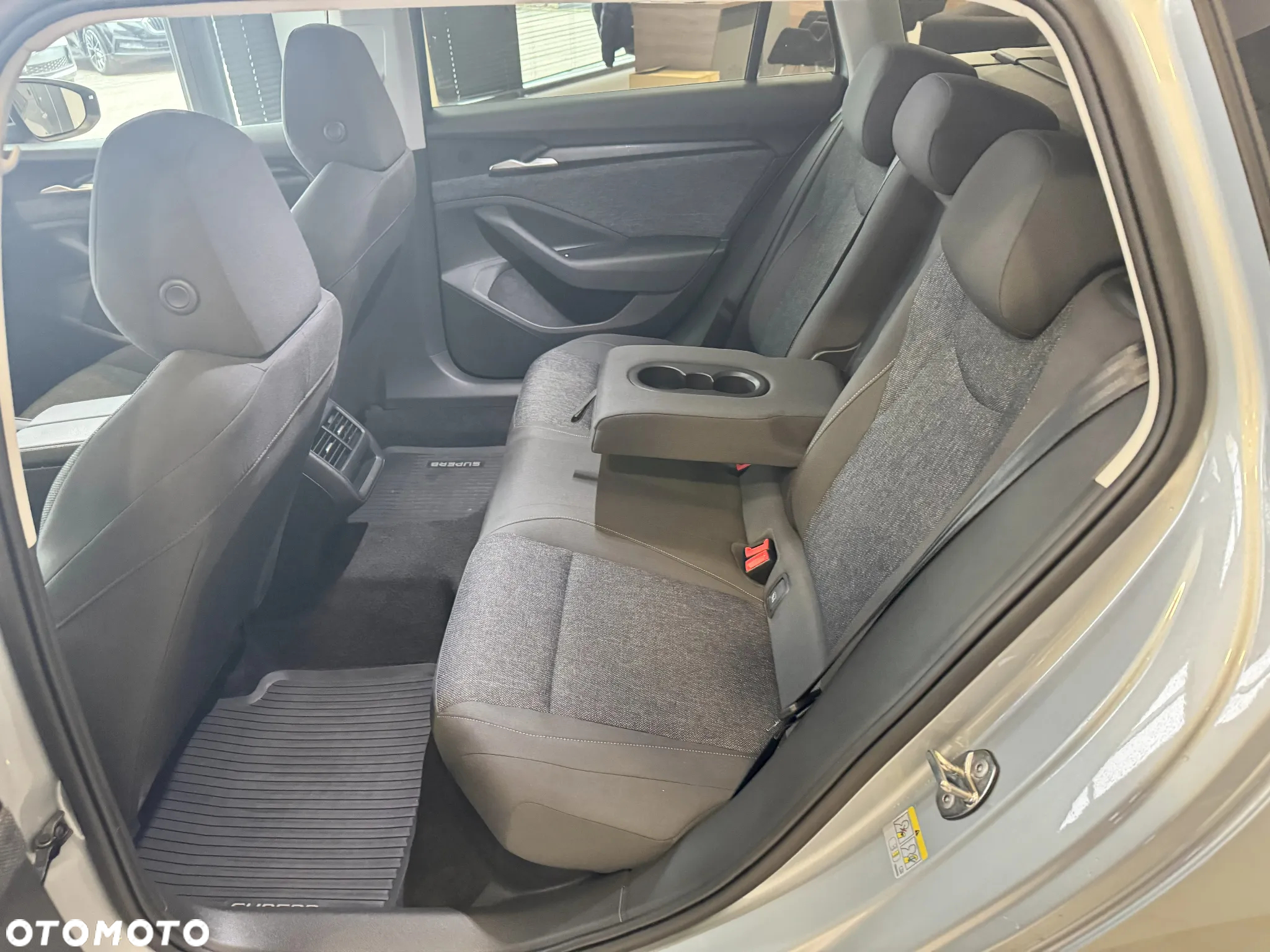 Skoda Superb 2.0 TDI SCR Essence DSG - 22