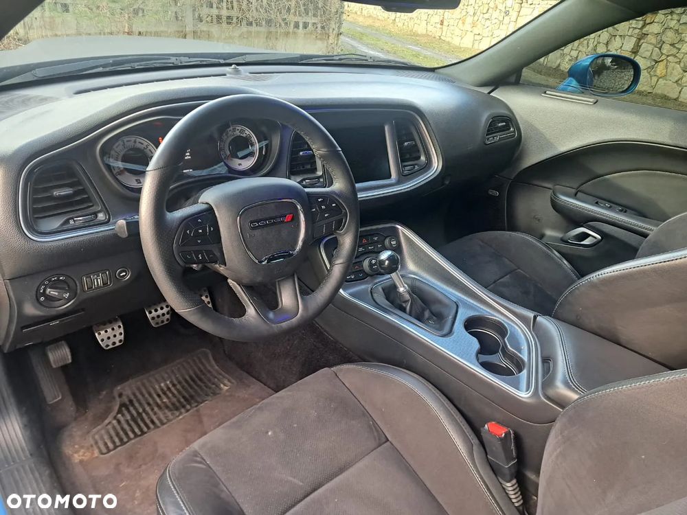 Dodge Challenger - 17