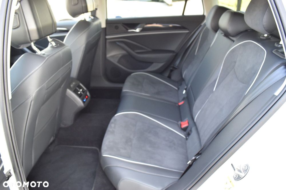 Volkswagen Passat - 33