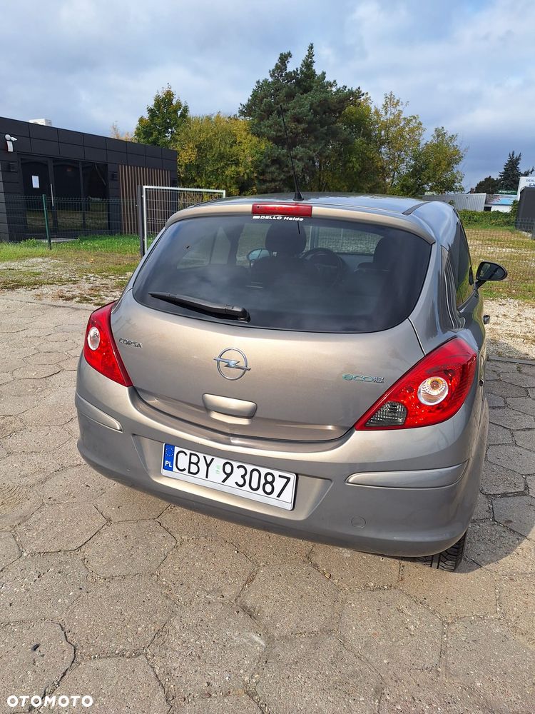 Opel Corsa 1.2 16V Essentia - 5
