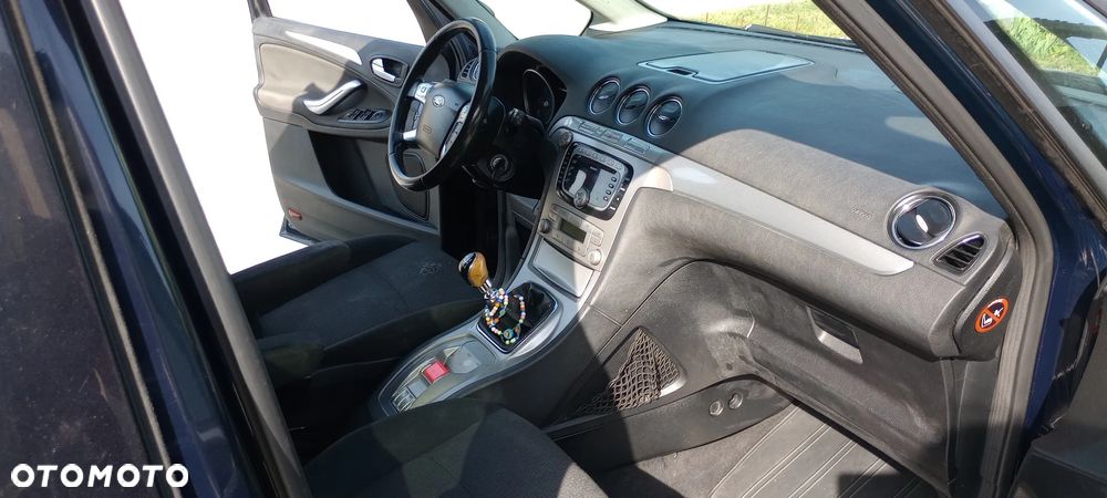 Ford Galaxy - 10
