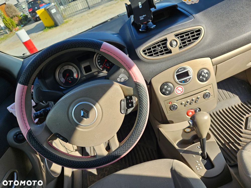 Renault Clio - 19