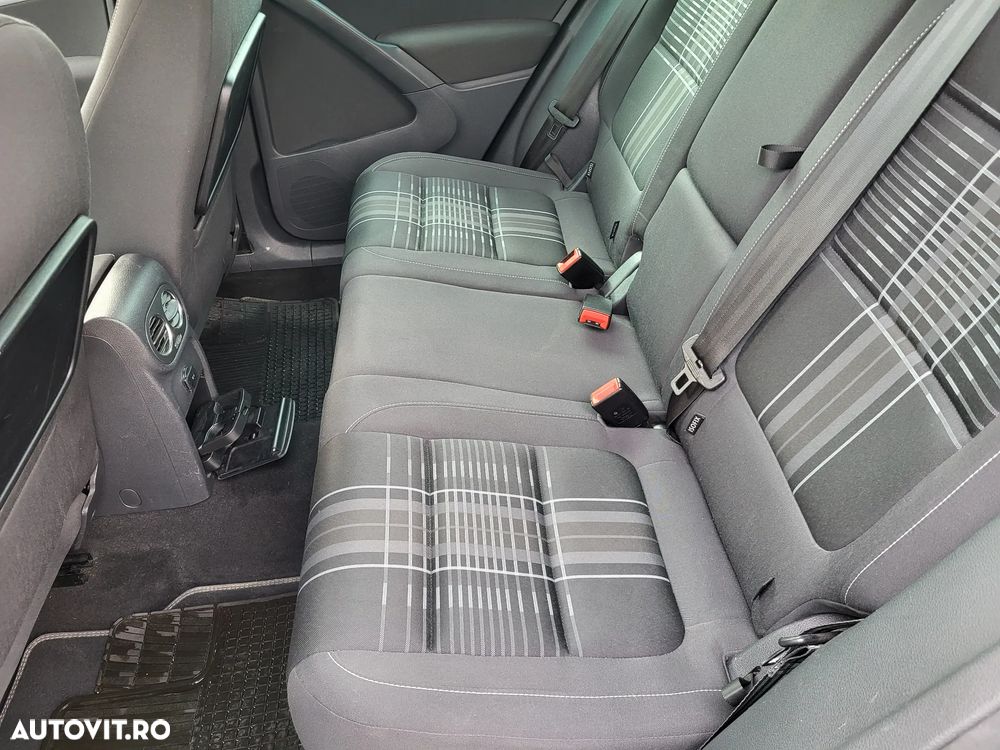 Volkswagen Tiguan 2.0 TDI DPF 4Motion BlueMotion Technology DSG Lounge Sport & Style - 6