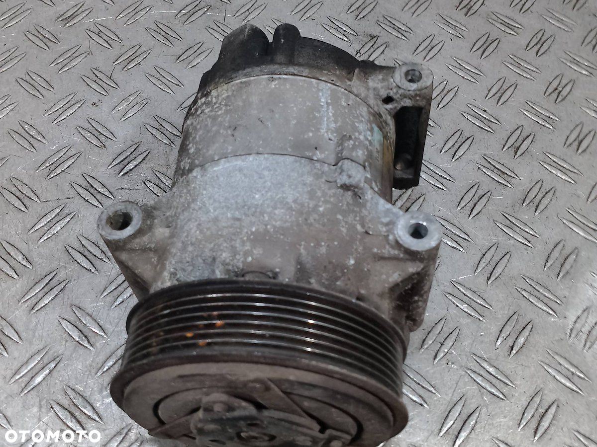 POMPA, SPRĘŻARKA KLIMATYZACJI RENAULT SCENIC II 8200309193  01140018 1.9 - 2