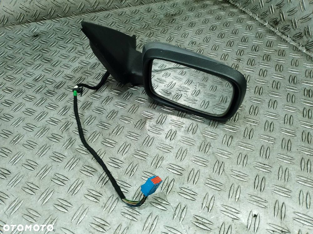 LUSTERKO PRAWE VOLVO V50 - 3