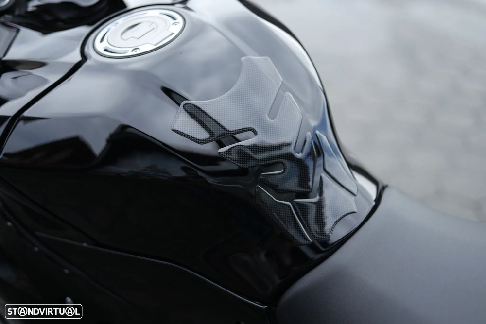 Yamaha YZF R1 2025 BLACK AKRAPOVIC - 12