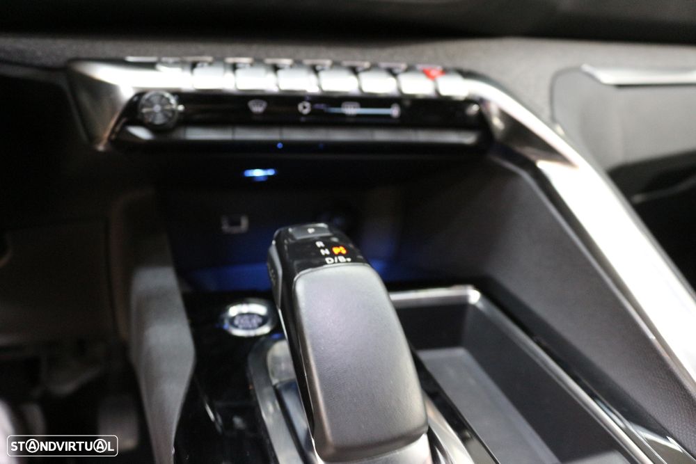 Peugeot 3008 1.6 Hybrid Allure Pack e-EAT8 - 29