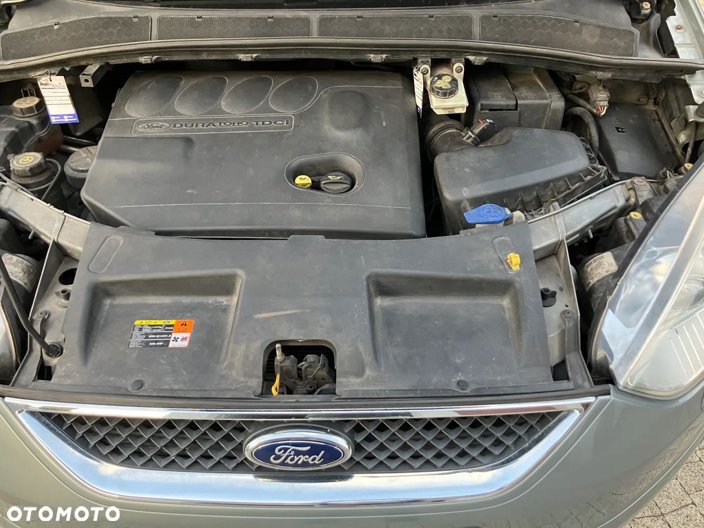Ford Galaxy 2.0 TDCi Ghia - 24