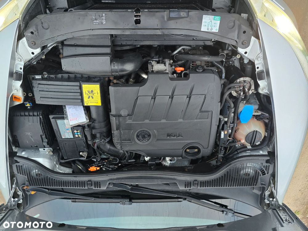 Skoda Octavia Combi 2.0 TDI CR DPF RS - 21