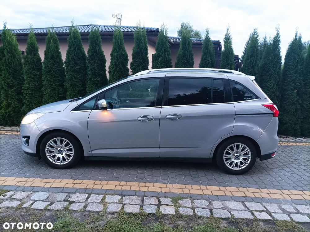 Ford Grand C-MAX - 11
