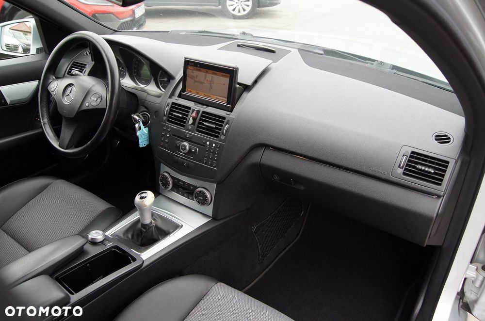 Mercedes-Benz Klasa C 250 CDI Avantgarde Edition - 19