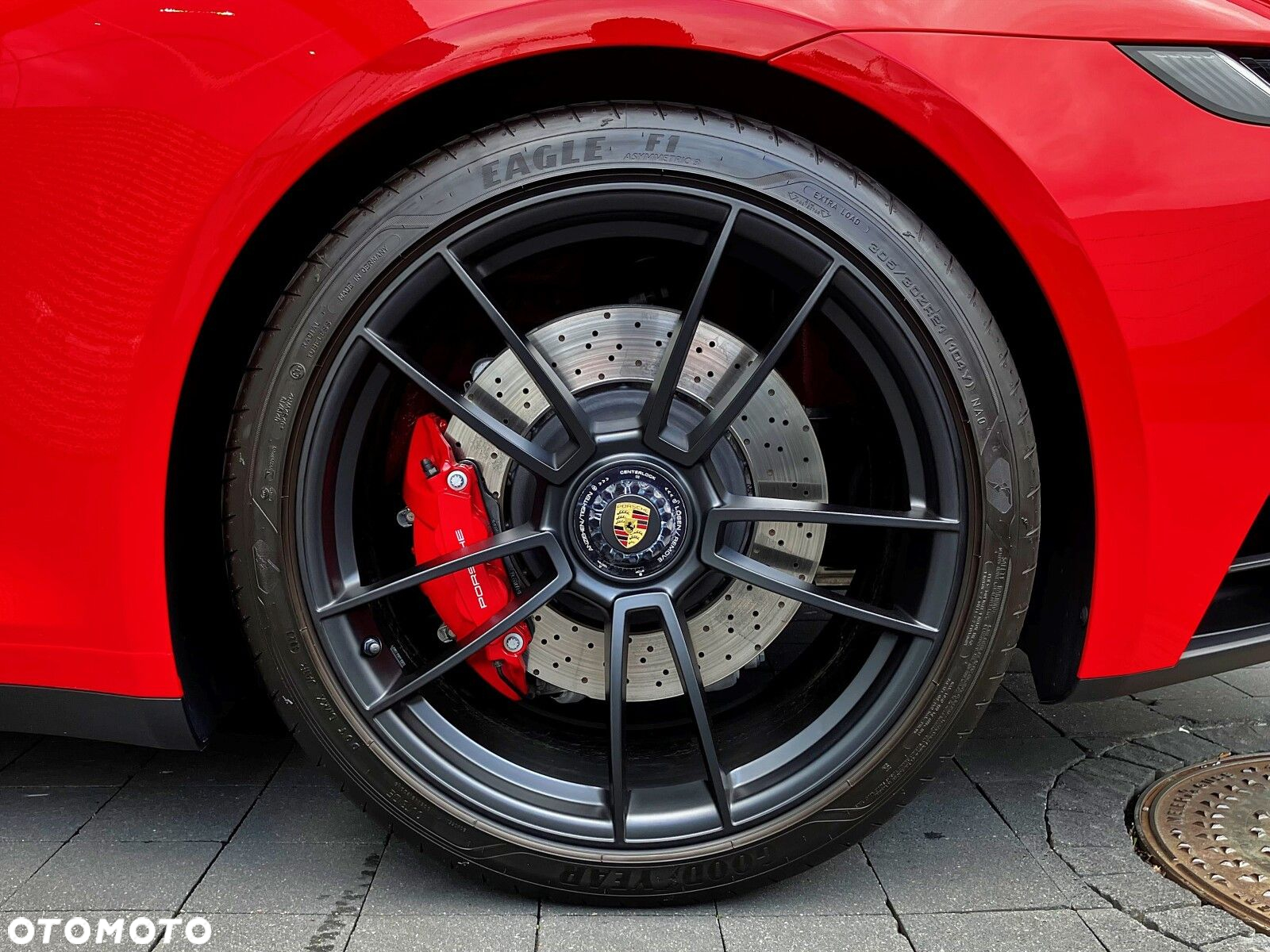 Porsche 911 Carrera 4 GTS Cabrio - 15