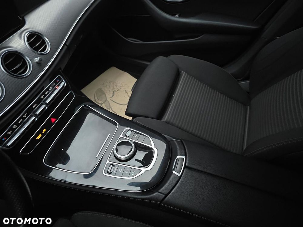 Mercedes-Benz Klasa E 200 d 9G-TRONIC - 16