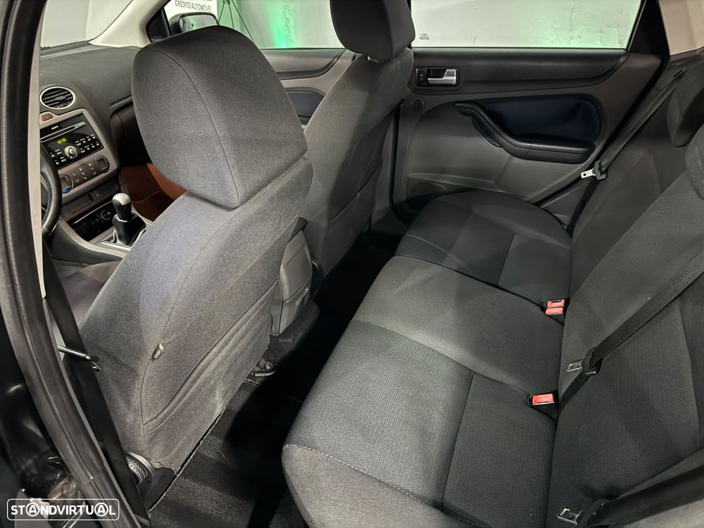 Ford Focus SW 1.6 TDCi Ambiente - 10