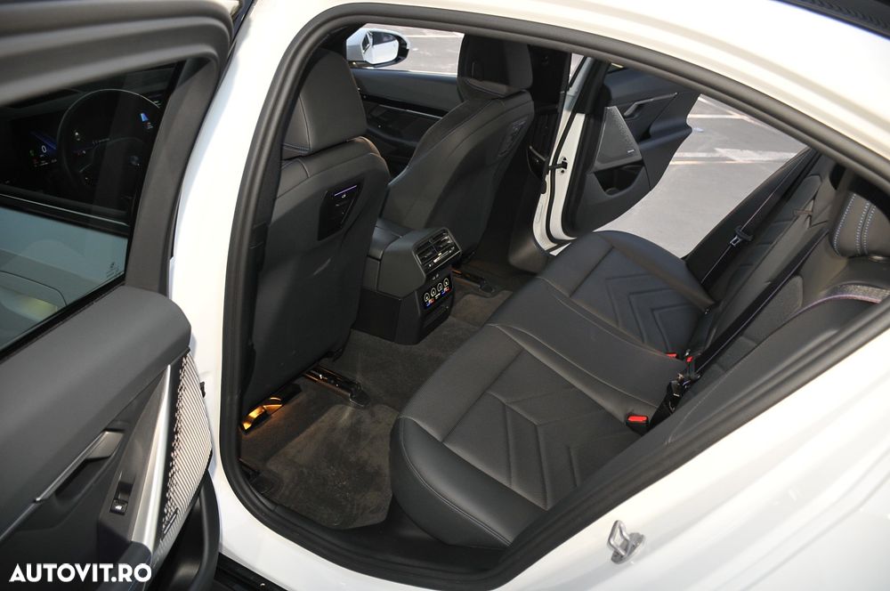 BMW Seria 5 520d xDrive AT MHEV - 8