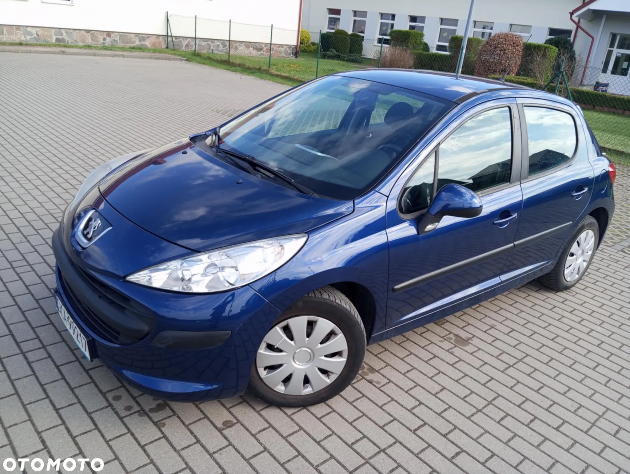 Peugeot 207 - 1