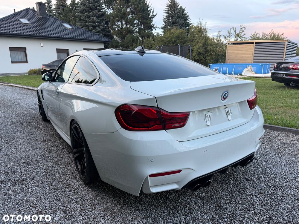 BMW M4 DKG - 3