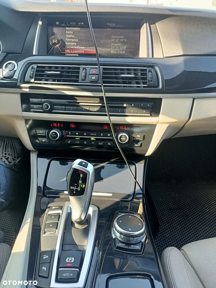 BMW Seria 5 520d xDrive - 11