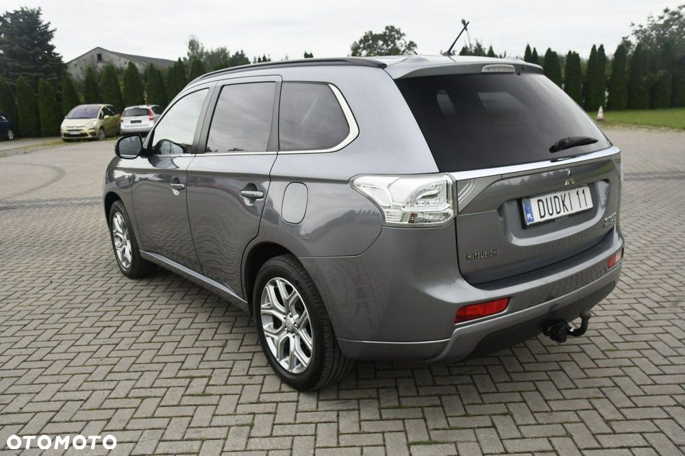 Mitsubishi Outlander - 11