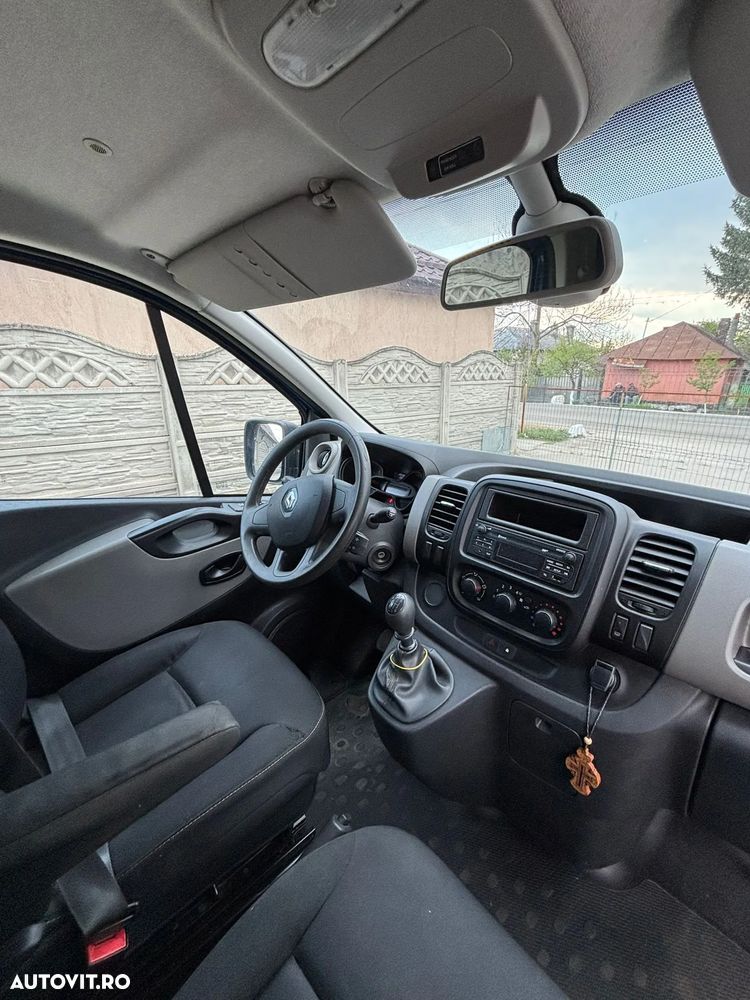 Renault Trafic - 2