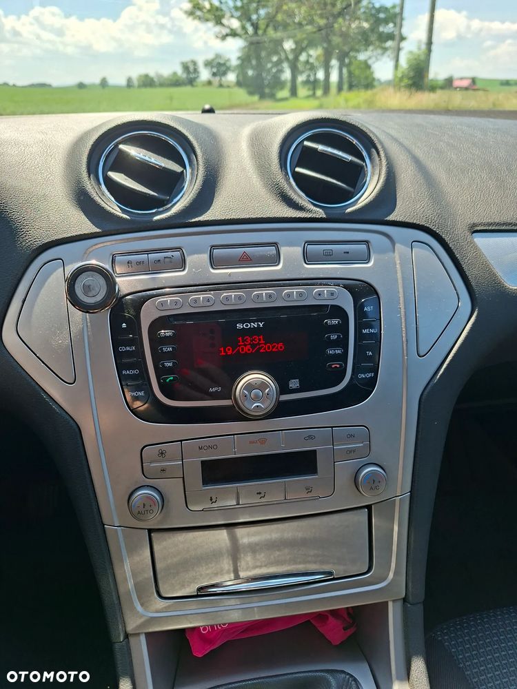 Ford Mondeo 2.0 TDCi Ghia - 4