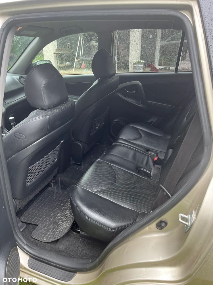 Toyota RAV4 2.2 D-4D Prestige - 9