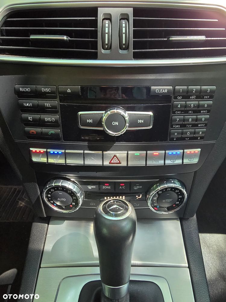Mercedes-Benz Klasa C 220 CDI DPF Automatik BlueEFFICIENCY Avantgarde - 2