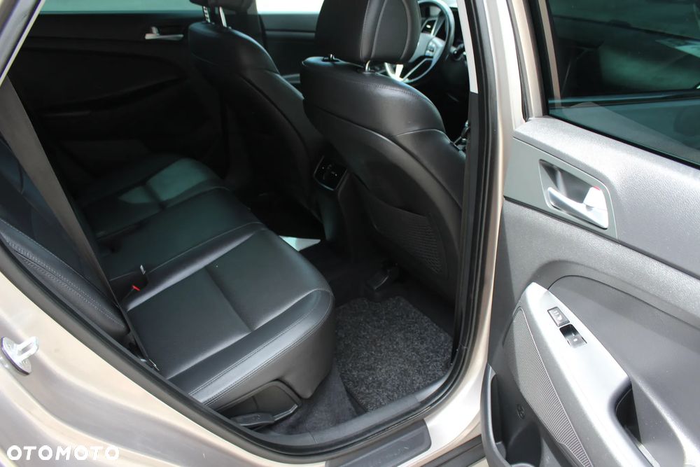 Hyundai Tucson blue 1.7 CRDi 2WD DCT Premium - 37