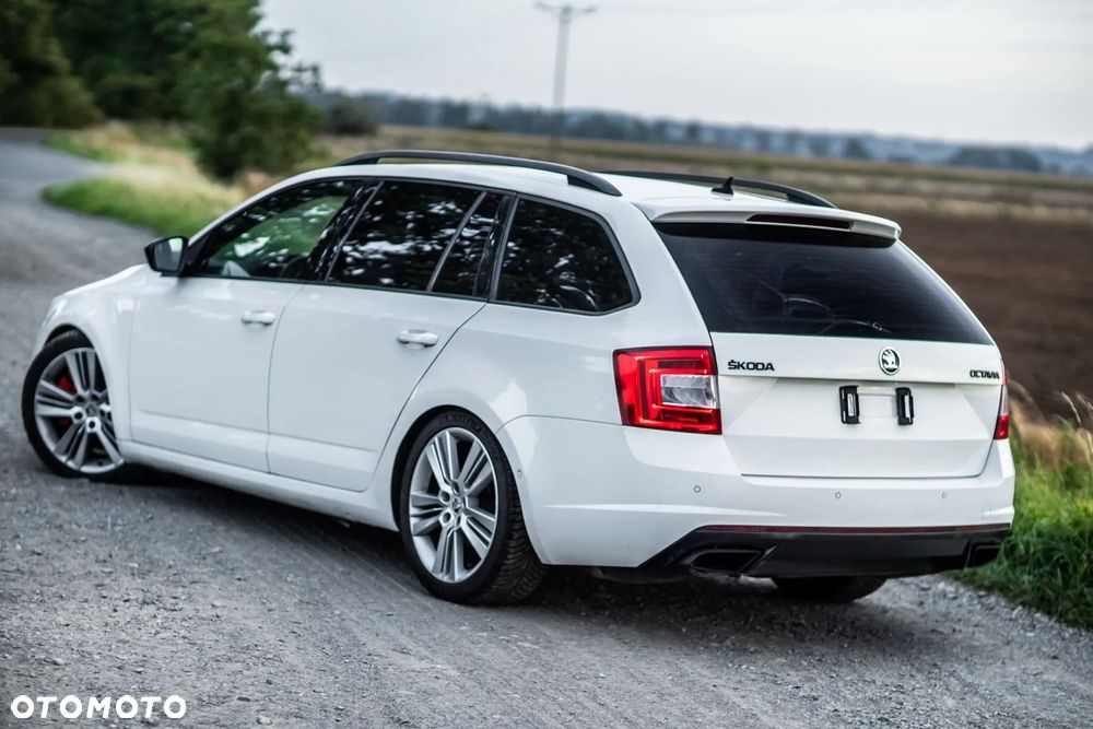 Skoda Octavia Combi 2.0 TDI (Green tec) RS - 11