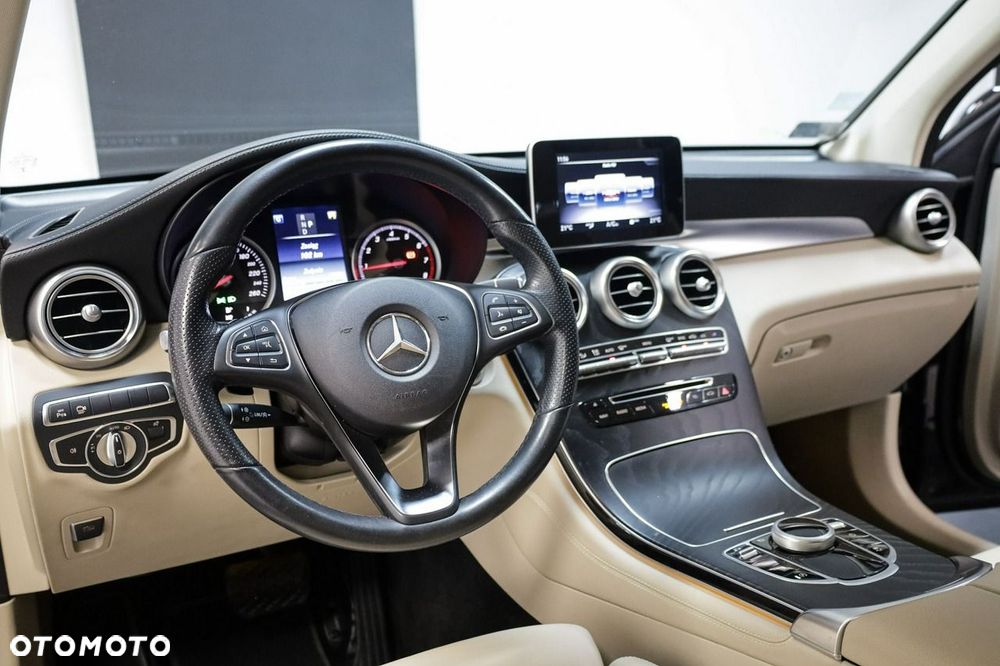 Mercedes-Benz GLC 250 4Matic 9G-TRONIC AMG Line - 15