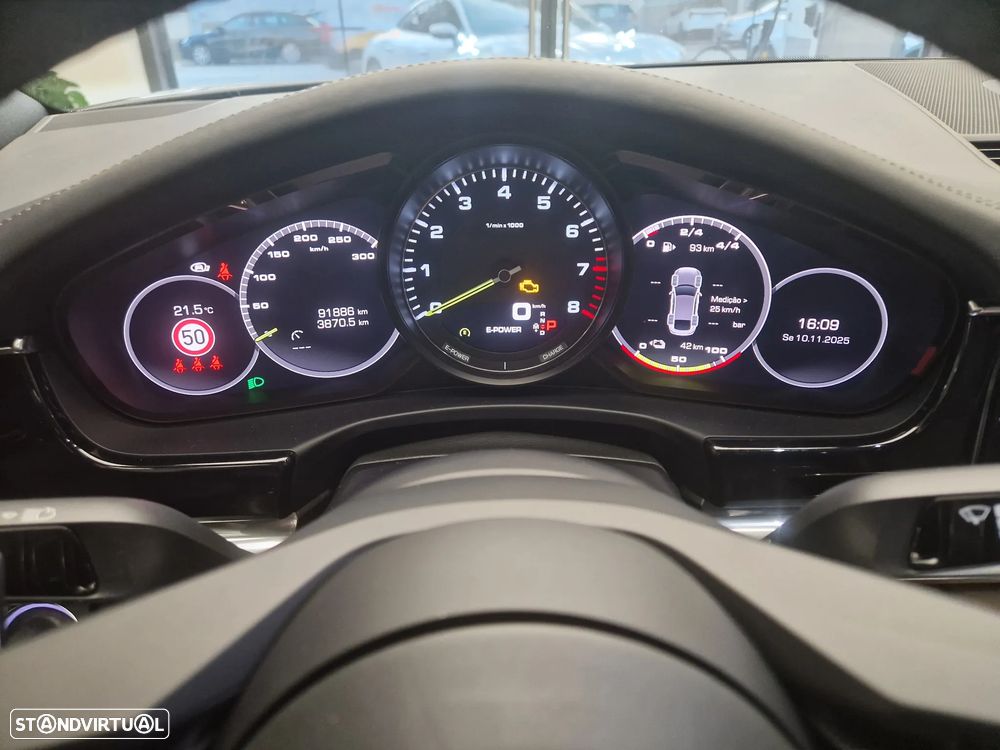 Porsche Panamera 4 E-Hybrid - 18