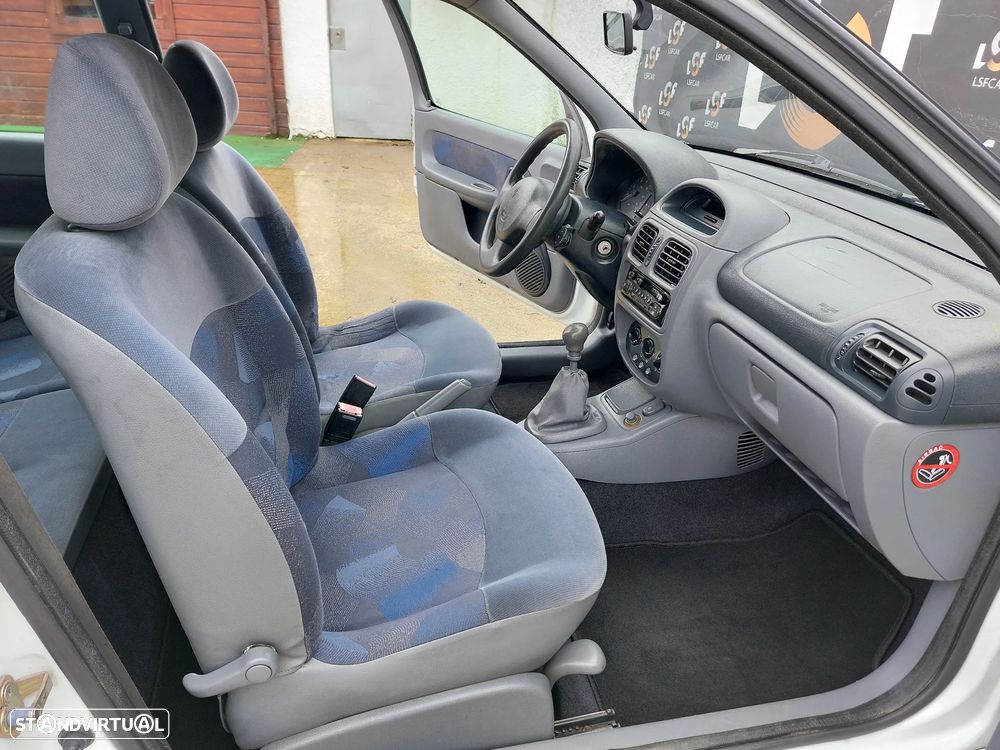 Renault Clio 1.2 RT - 11