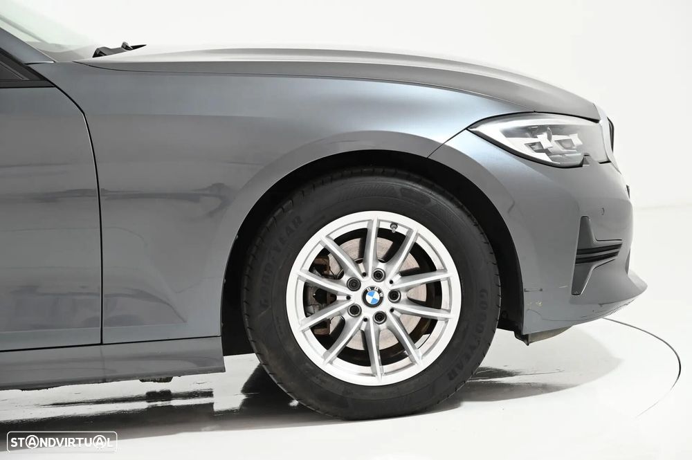 BMW 318 d Auto - 11