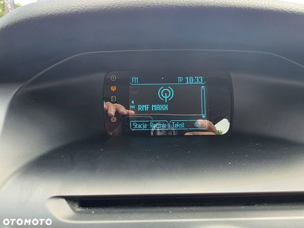 Ford Focus 1.6 TDCi DPF SYNC Edition - 16