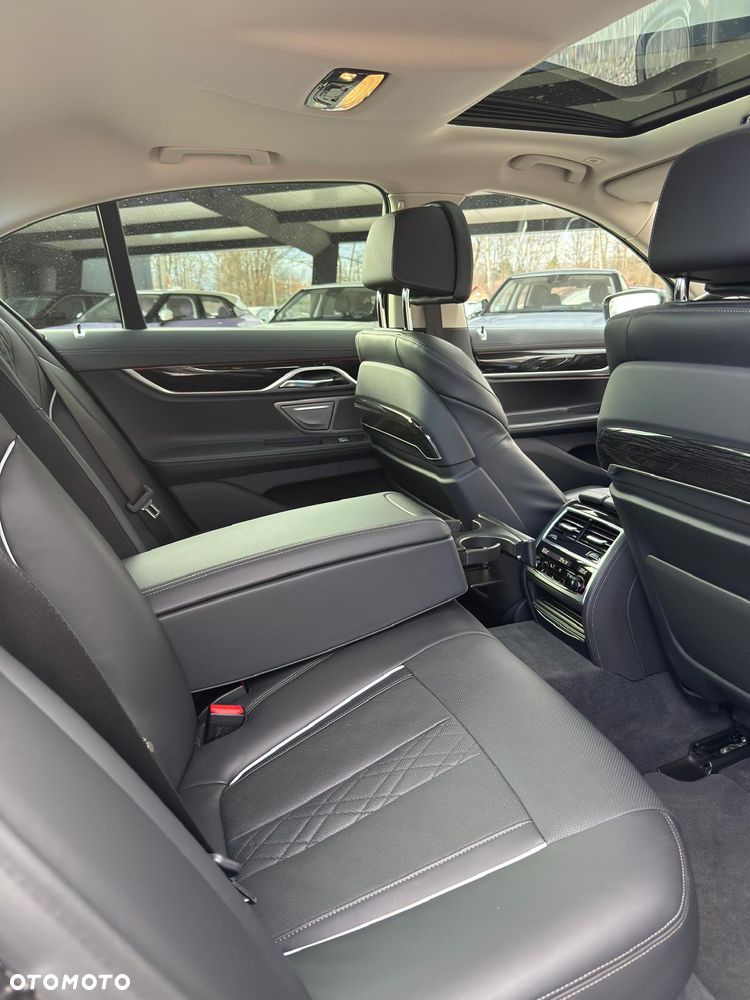 BMW Seria 7 - 20
