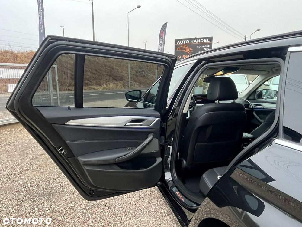 BMW Seria 5 530i xDrive GPF Sport Line sport - 30