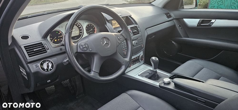 Mercedes-Benz Klasa C 180 BlueEFFICIENCY Avantgarde - 23