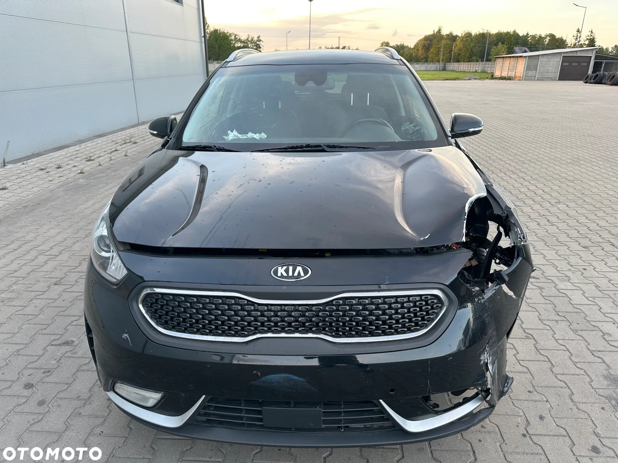 Kia Niro 1.6 GDI Hybrid L - 2