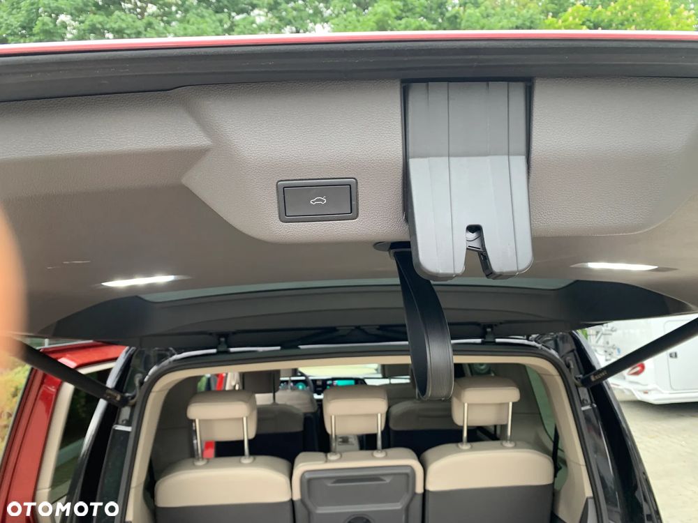 Volkswagen Multivan - 23