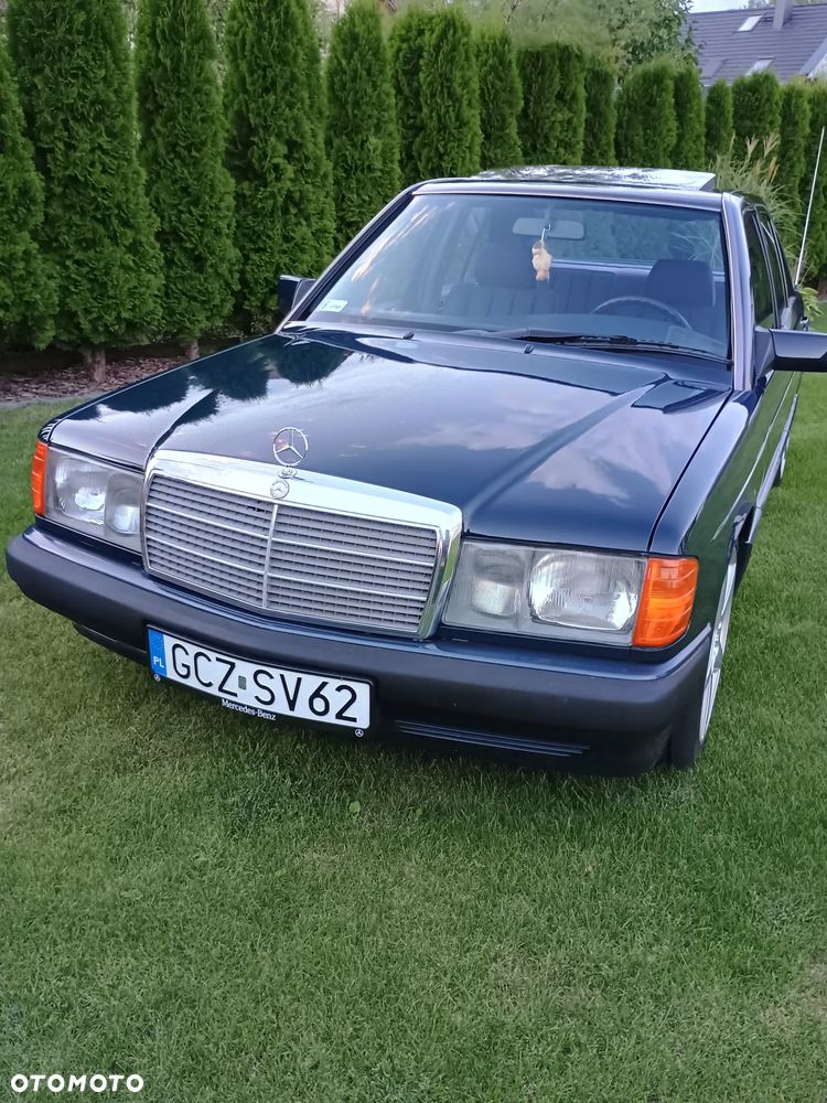 Mercedes-Benz W201 (190) - 4